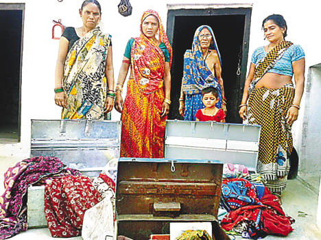 Millions of jewelery and cash stolen