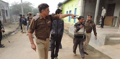 Akhilesh suspends ssp Gorakhpur, anger in adminstration