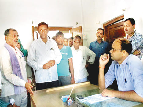 Villagers expressed their protest demonstration at the office block
