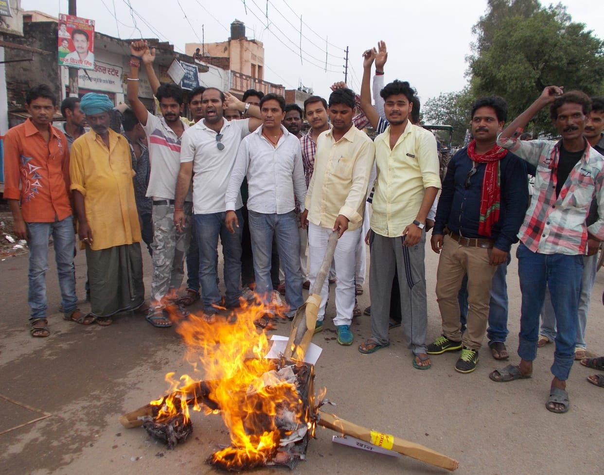 SP ones burned effigies of Petroleum Minister