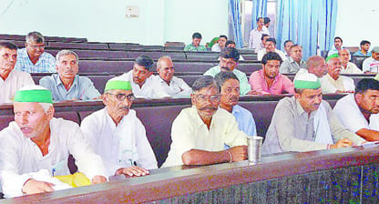 Raising the issue of power and cane payment