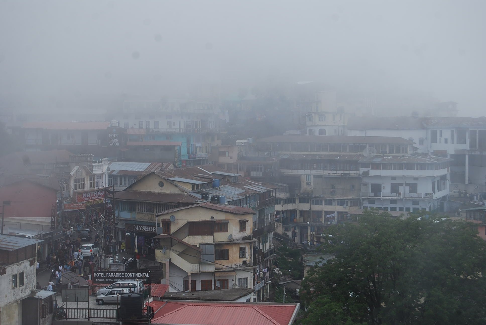 foggy weather in mussoorie.
