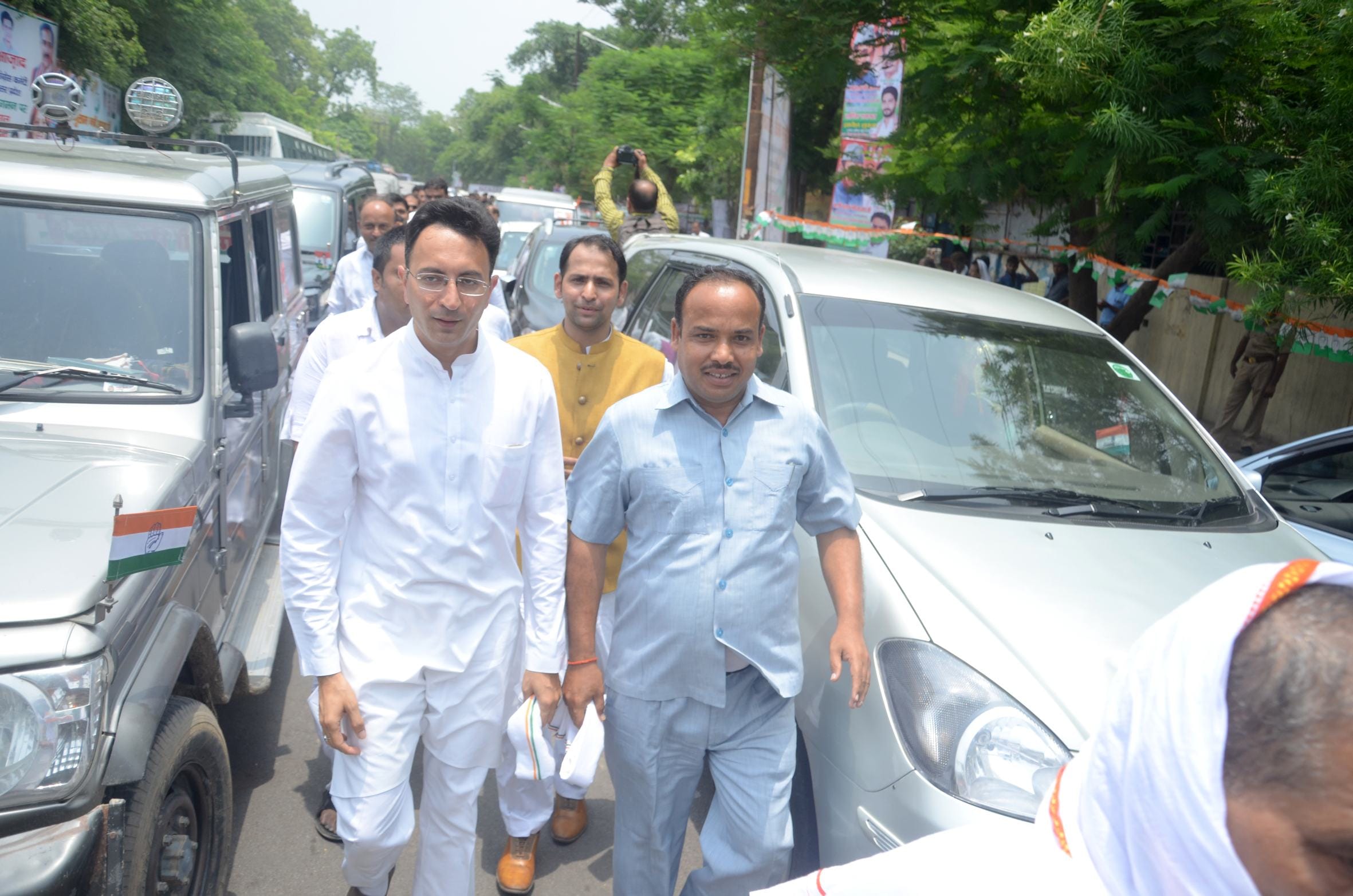 ghulam nabi azad reaches lucknow