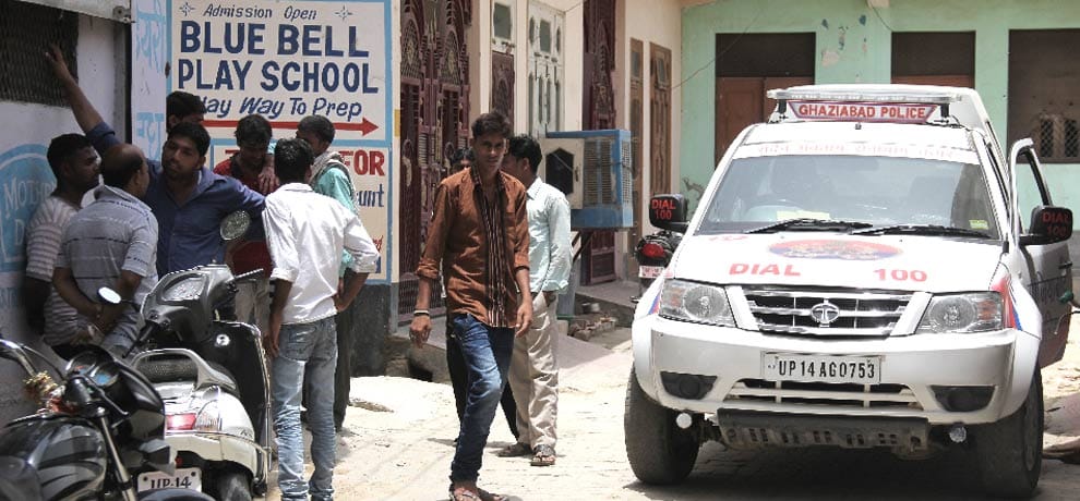 B.Com student was hanging in Coaching Centre, tutor absconding
