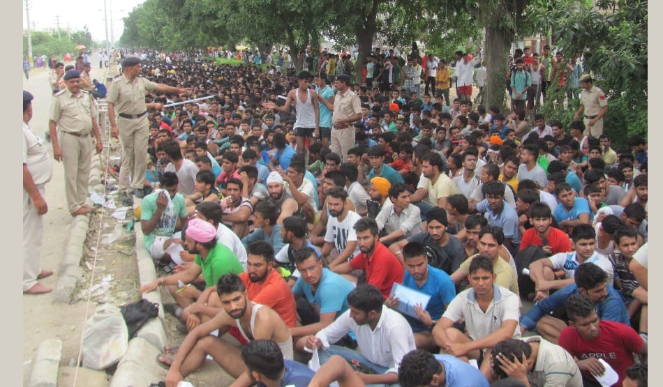 haryana police recruitment, broken leg of candidates and many faint 