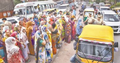 highway jam for ration in agra