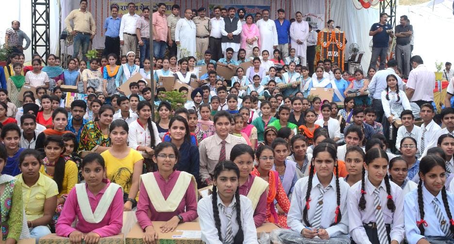 laptop given to students