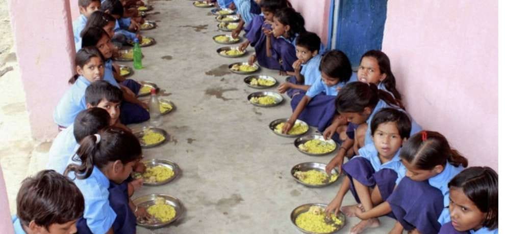 Plates and glasses for mid day meal in himachal govt schools