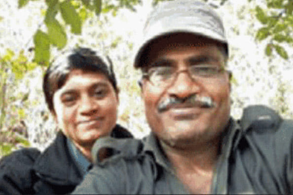 Selfie lands naxal couple in trouble