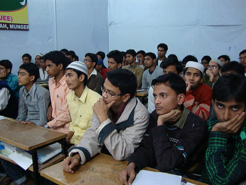 Bihar: rahmani foundation prepared poor muslim student for IIT