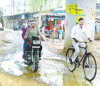 Became the first service road, then inaugurage over bridge