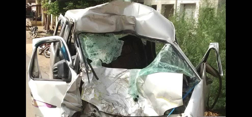 in road accidnet two died