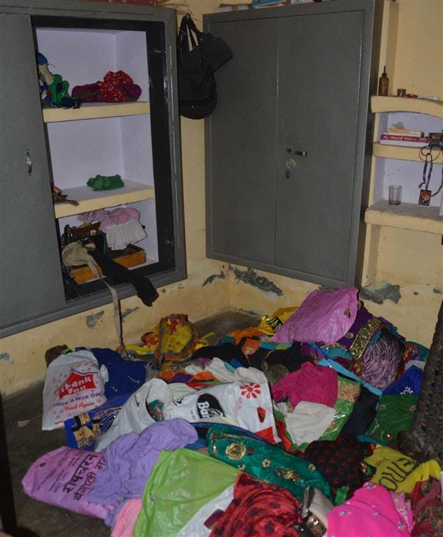 Divyanga daughter hostage robbed of Nigmkrmi