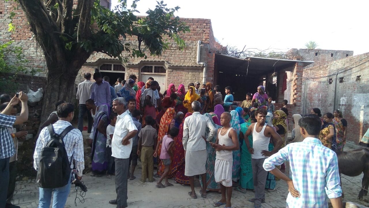  A boy and a girl suicide in Mohanlalganj in UP.
