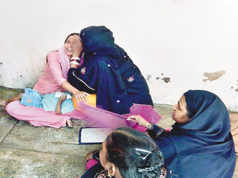 gumti seeing like police camp