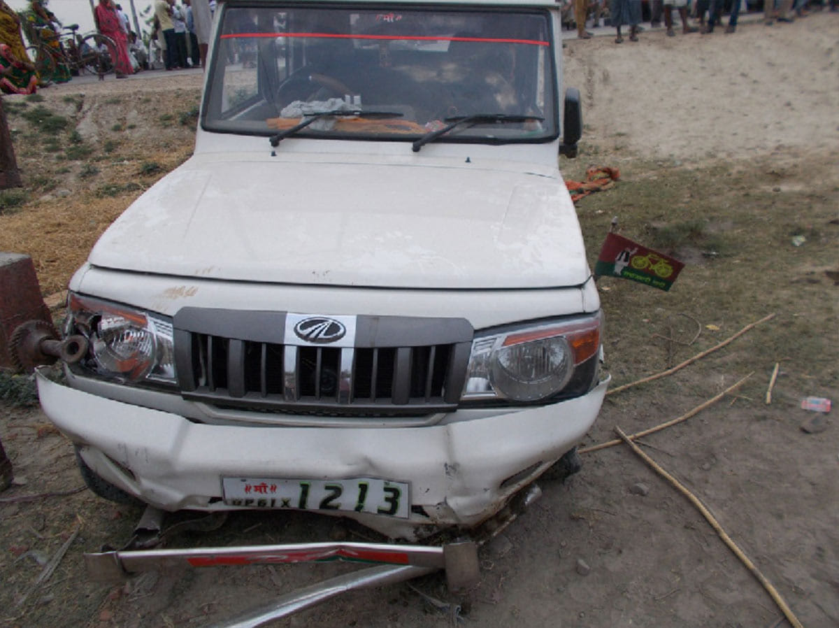 three people dead in road accident