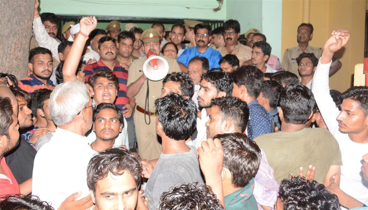 Commenting on the Hindu religious leaders arrested , police cordon
