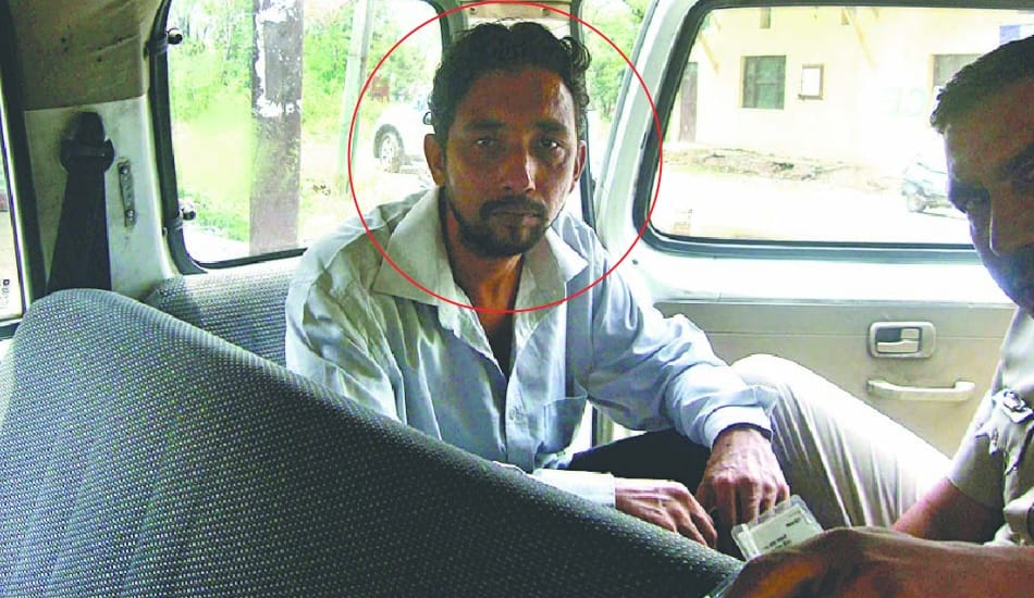 cheque thief arrest in PNB branch with many chequ
