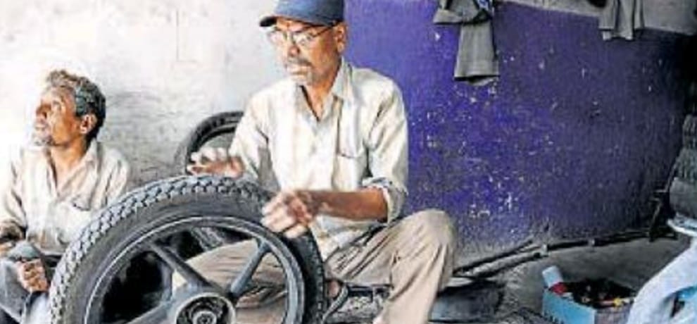 aap mla who facing charge of office of profit his father mends tyres and tubes