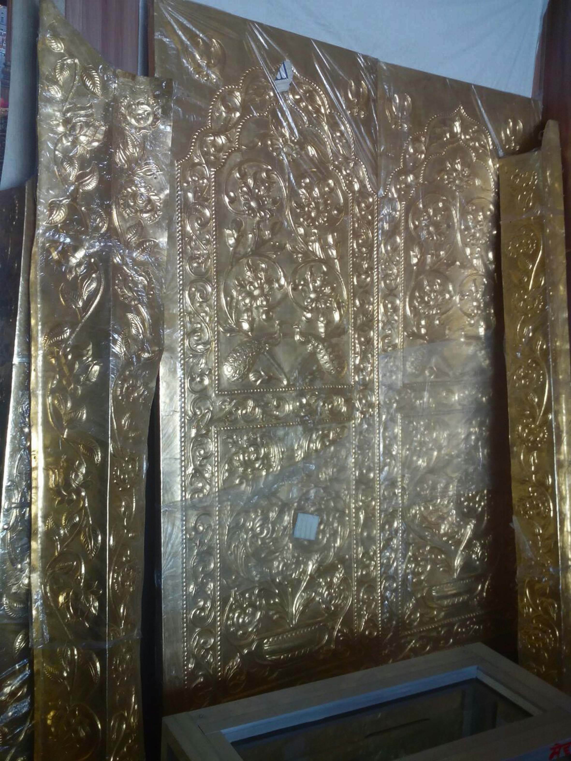 gold accessories in reetha sahib gurudwara uttarakhand