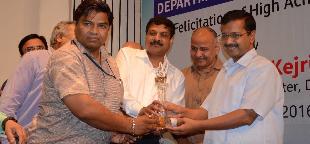 first time delhi government employees get cash reward for their prformance