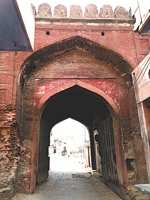 Shahi Jama Masjid was built by Sher Shah Suri