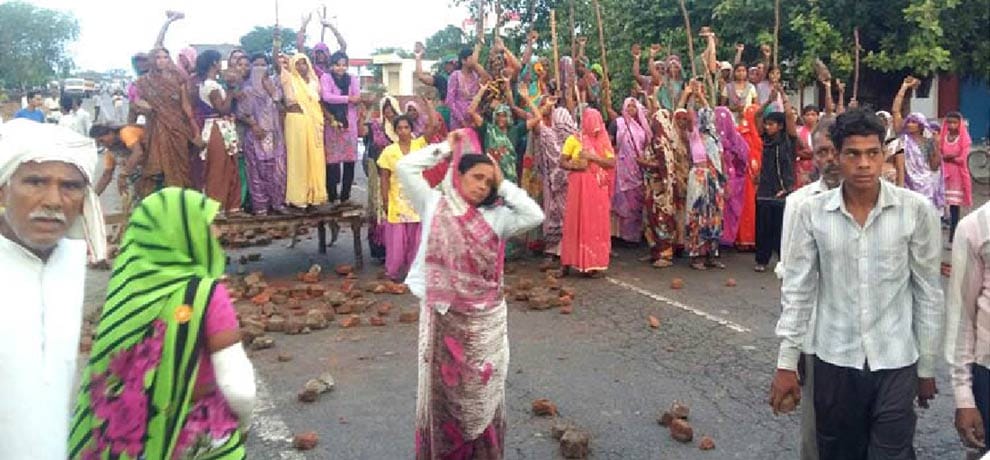 Organically in jhajhar: Nine hours jams, stones and firing
