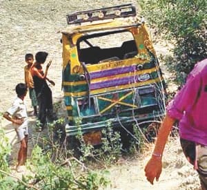 accident near poore ojha ghaon