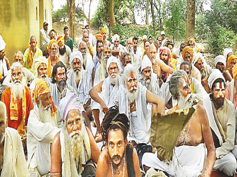 saint return due to cancilation of bhandara