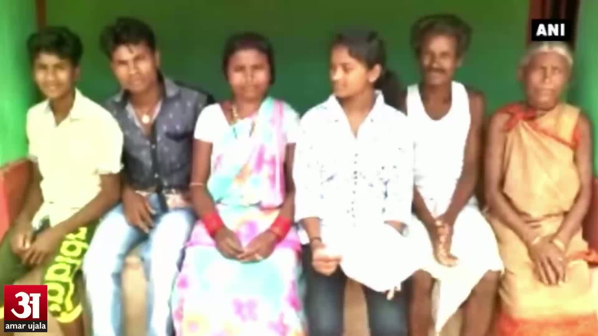 सावित्री अपने परिवार के साथ