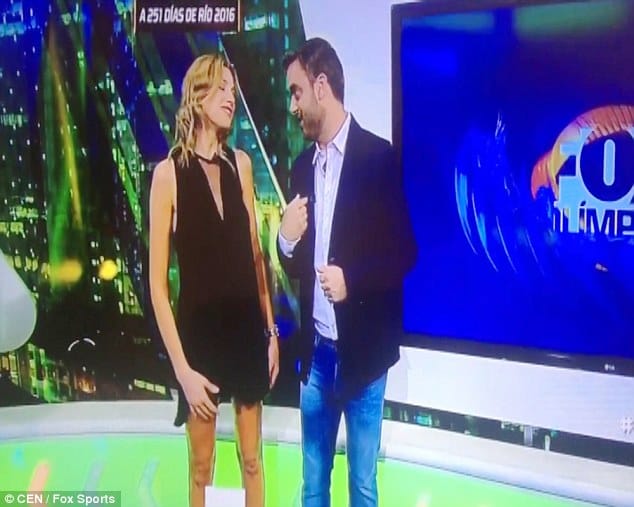 Reporter accidentally flashes her underwear during live broadcast 