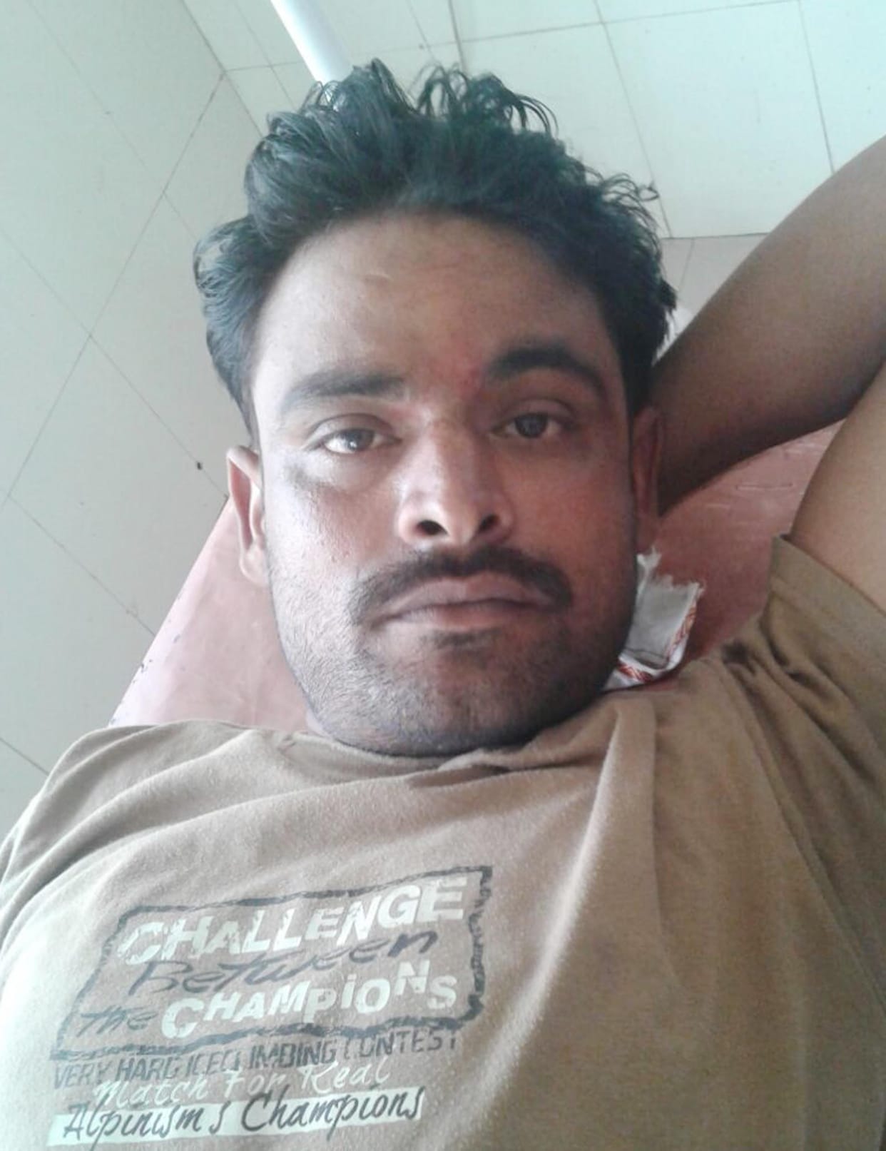 Young man in old enmity The shot, wounded