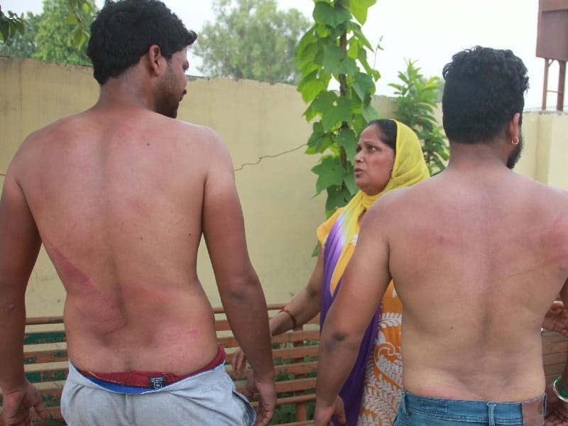 two brother beaten, RPF beat two brother,  RPF beat two brother in pathankot, amritsar