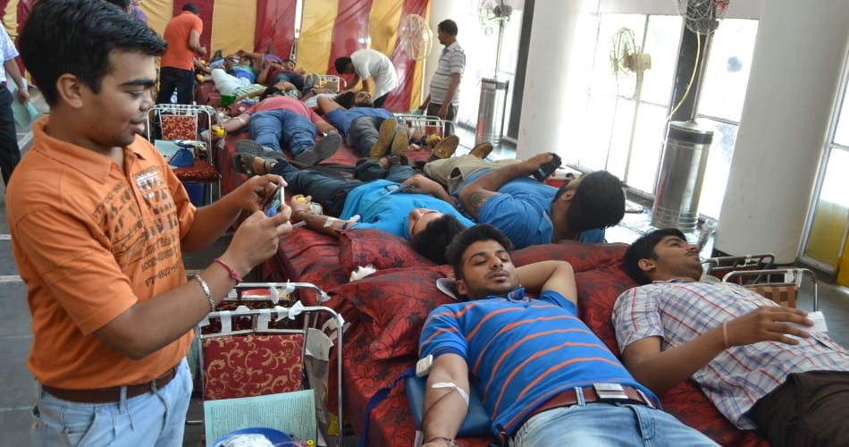 blood donation, blood donation camp, garhwal bhawan blood donation camp, chandigarh