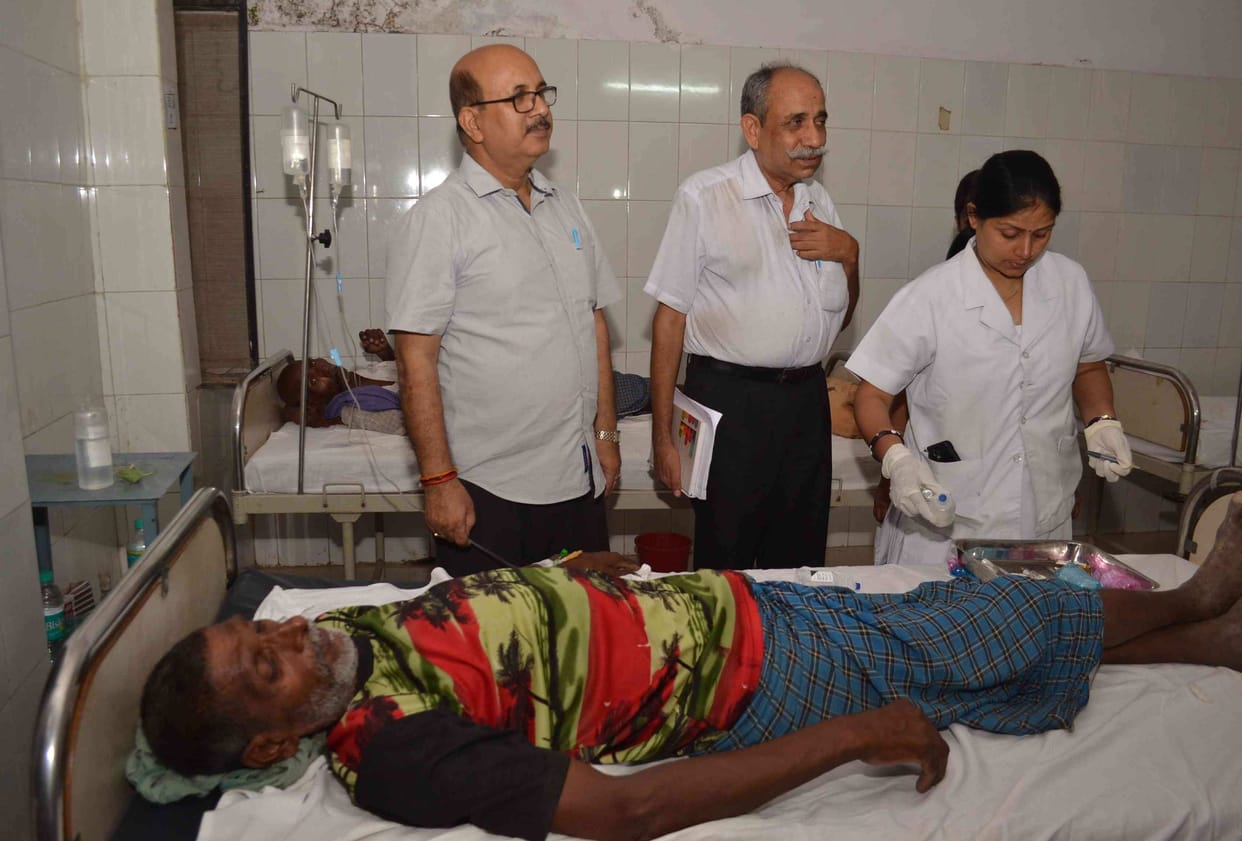 Khoa eating sick, 50 hospitalized