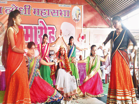 Sons and daughters to give equal education