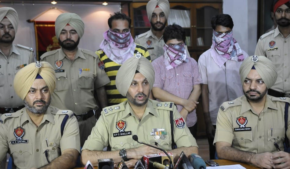 game of fake certificates for government  job, gang busted, 3 arrested