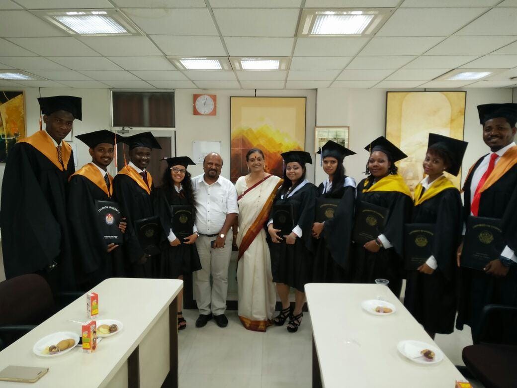 foreign students got lucknow university degree