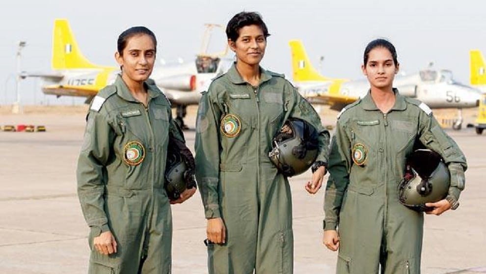 now women's will flight fighter plane in indian air force