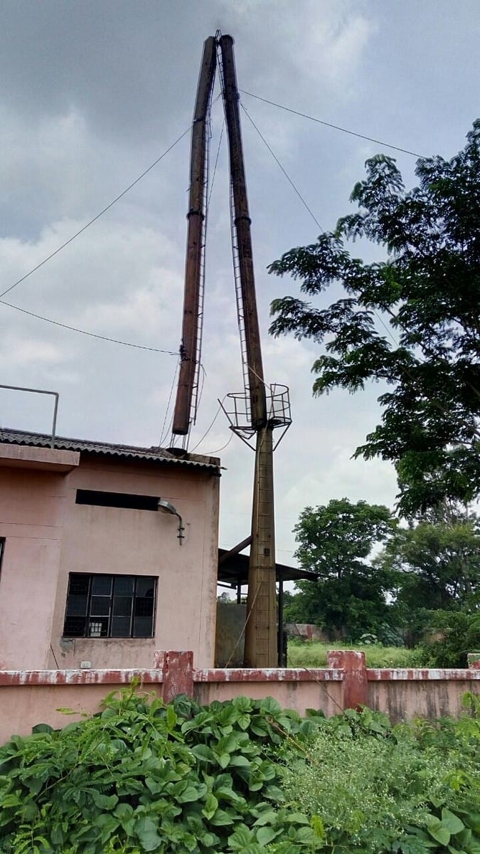 chimney of insilator breaked, pollution