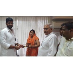 MP Dushyant gave 1.05 crore rupees to the Panchayat elected by mutual understanding