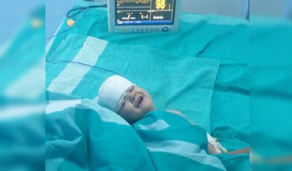 dispute of mobile, policeman husband attempted to kill wife and child