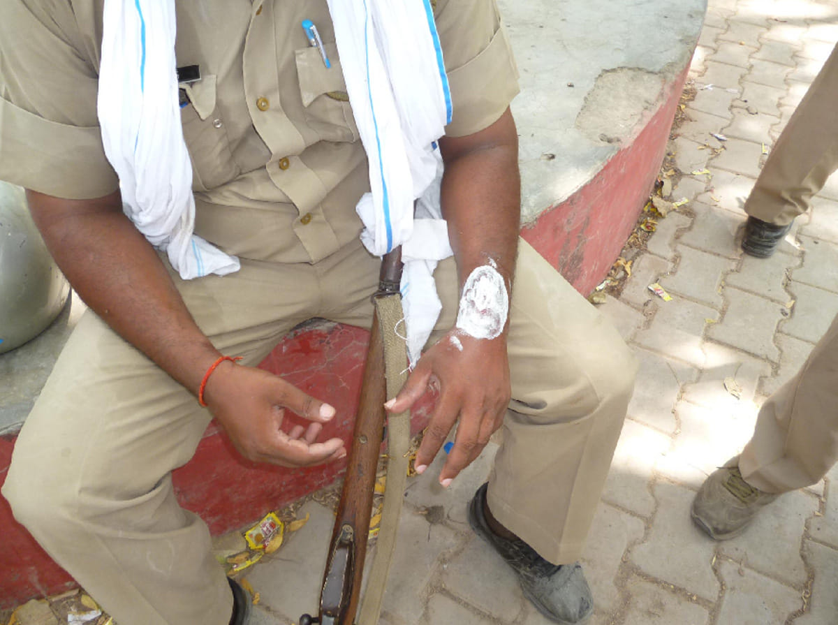 wine solders attack on police, dress tore