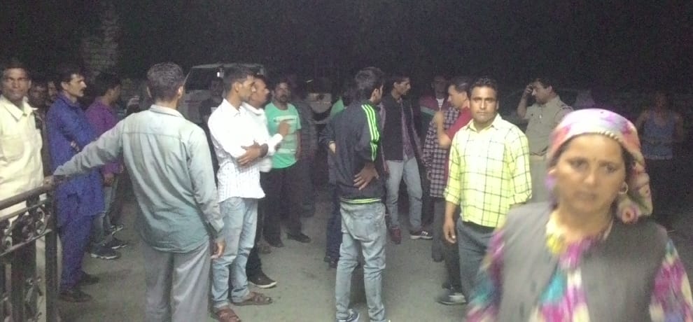 Negligency case at Khaneri hospital, protest after patient death.