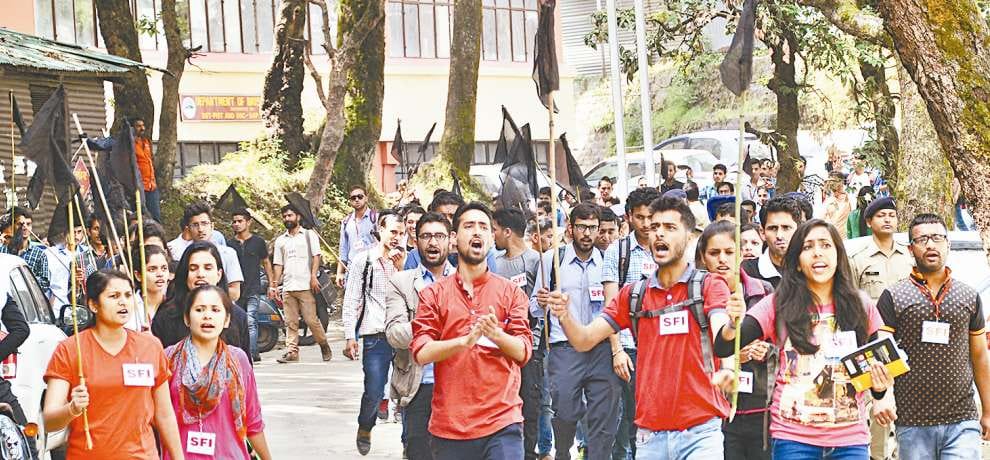 sfi protest in hpu
