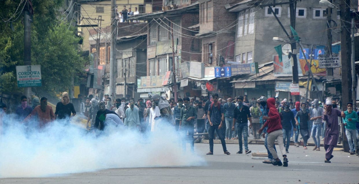 stone pelting in pulwama