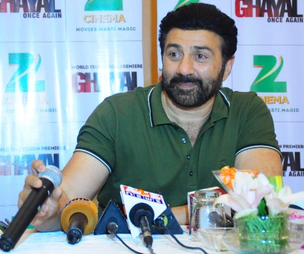 Sunny deol speaks about Udta Punjab issue.