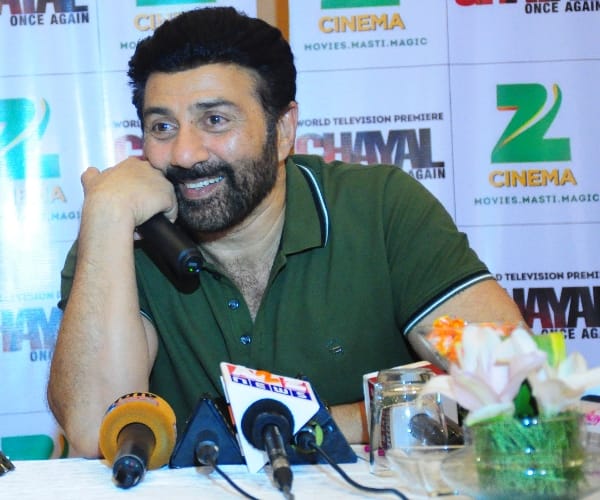 Sunny deol speaks about Udta Punjab issue.