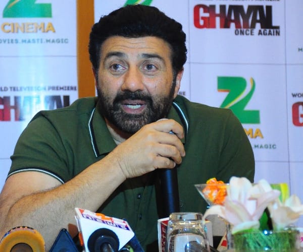 Sunny deol speaks about Udta Punjab issue.