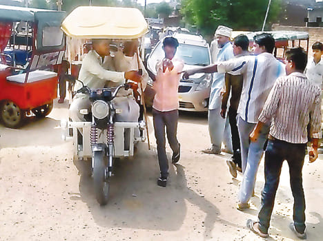 Passengers to institute dispute drivers strove